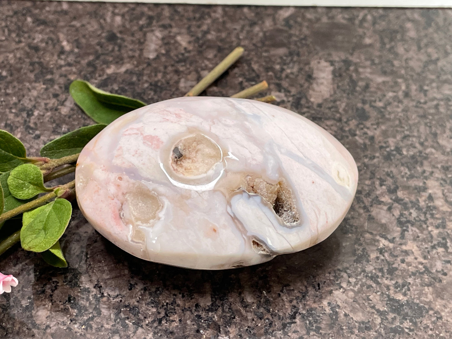 Mesmerising Flower Agate Palm Stone Crystal - spiritual healing