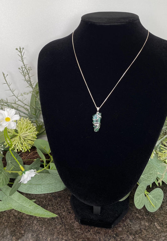 Handmade Sterling Silver Seaglass pendant with chain