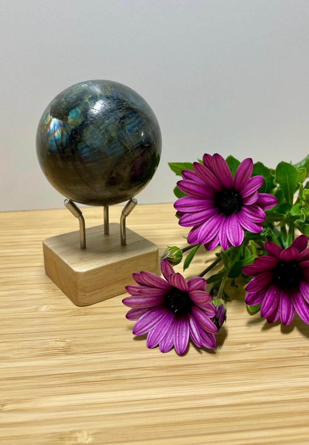 Wooden Crystal Sphere Holder