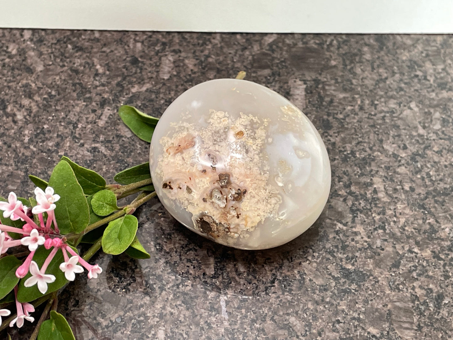 Beautiful Flower Agate Palm Crystal